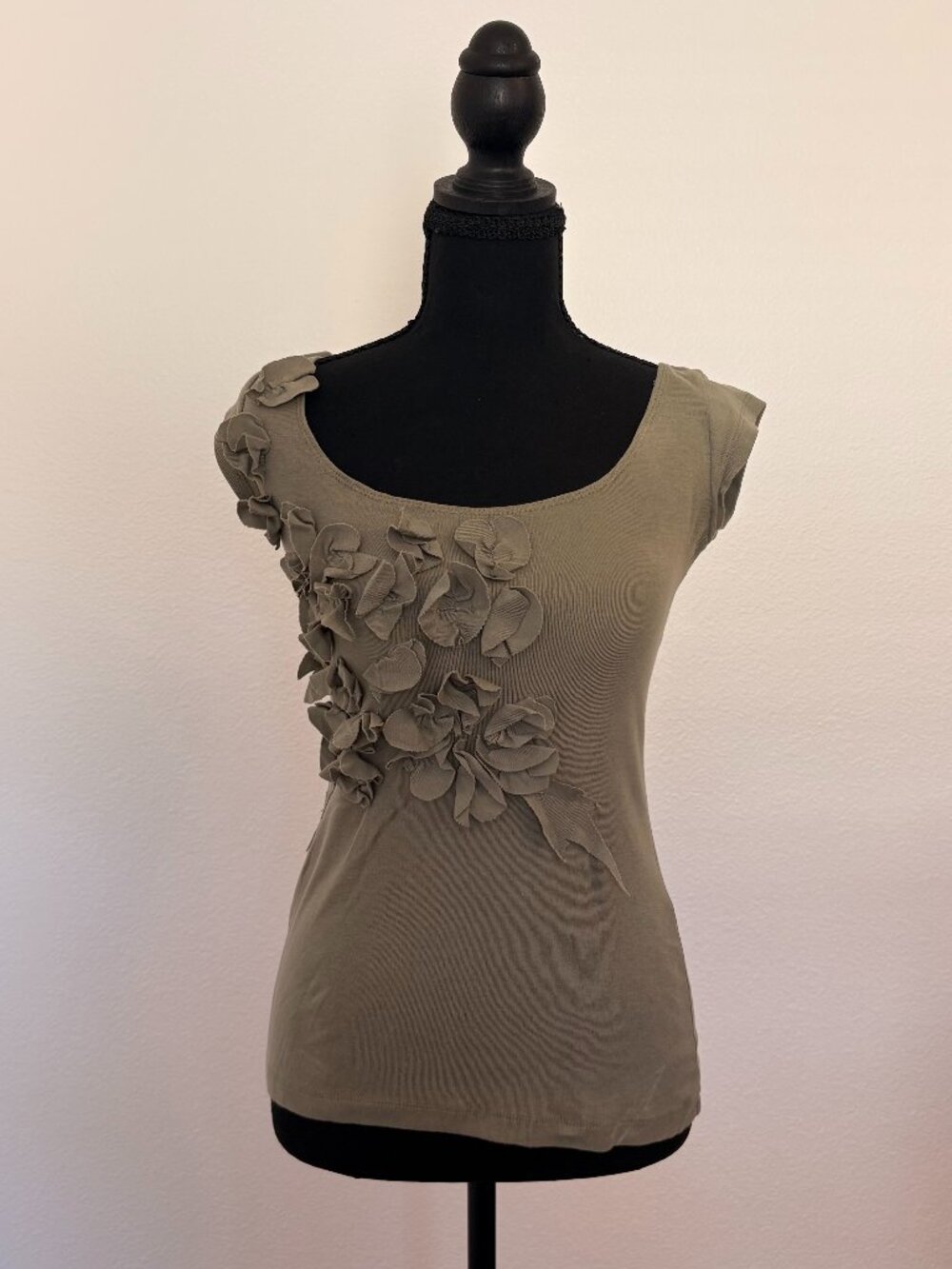 La La Lame olive tee with 3D floral detail Size Small